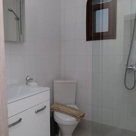 Molon Lave Hotel