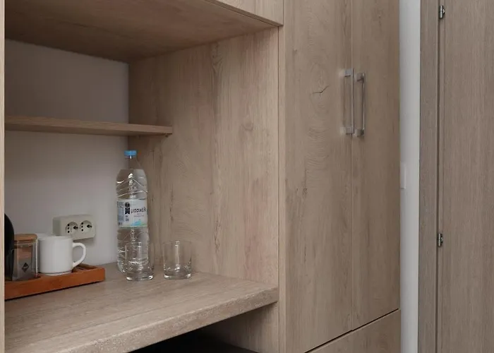 Molon Lave * Nea Roda